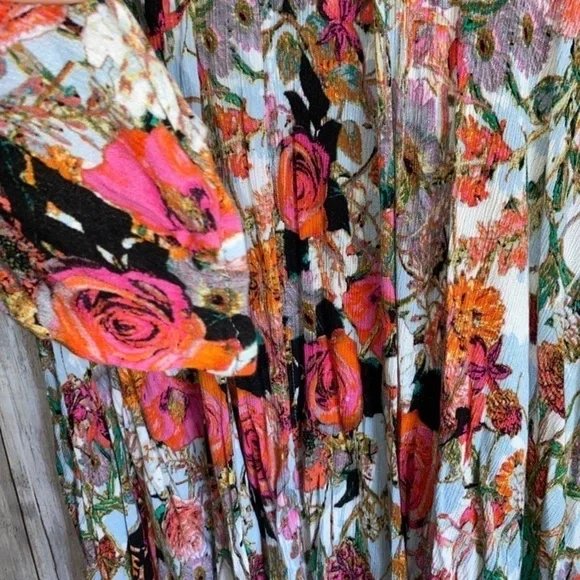 Jodifl Floral Open Neck Tunic - Picture 4 of 6